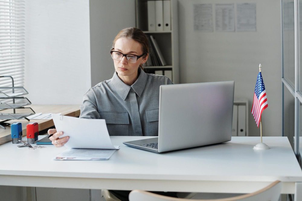 Что грозит за неуведомление о приеме на работу иностранца?