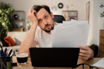 Обязательно ли писать заявление об увольнении и как это сделать?