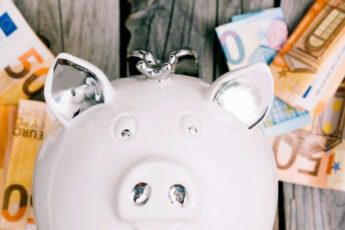 Банковский вклад и депозит: чем они отличаются?