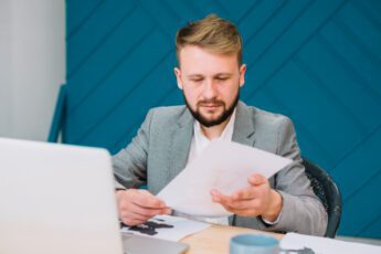 Как доказать трудовые отношения, если трудовой договор не заключался?