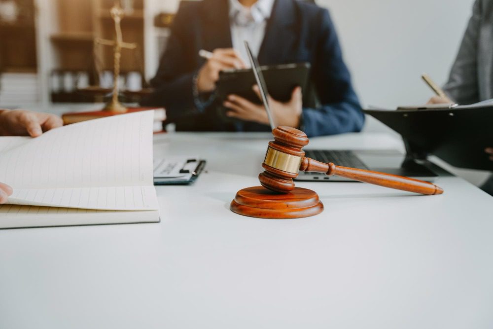 Банк забирает ипотечную квартиру за долги по кредиту - что делать?