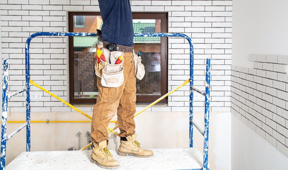 Как заставить УК сделать ремонт в подъезде?