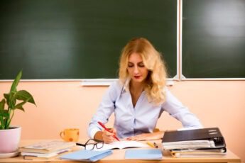 Льготы и компенсации по оплате услуг ЖКХ для сельских учителей