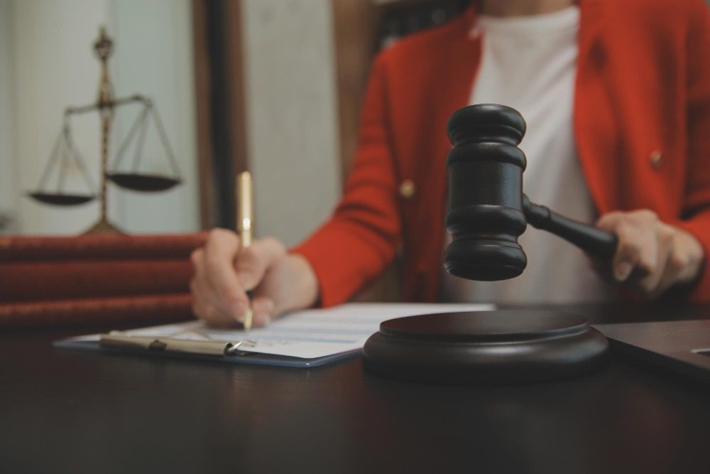 Банк забирает ипотечную квартиру за долги по кредиту - что делать?