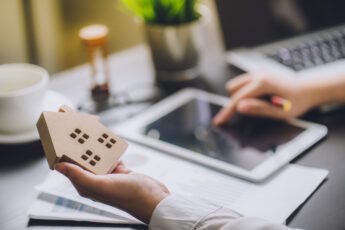 Как оформить в собственность квартиру в новостройке?