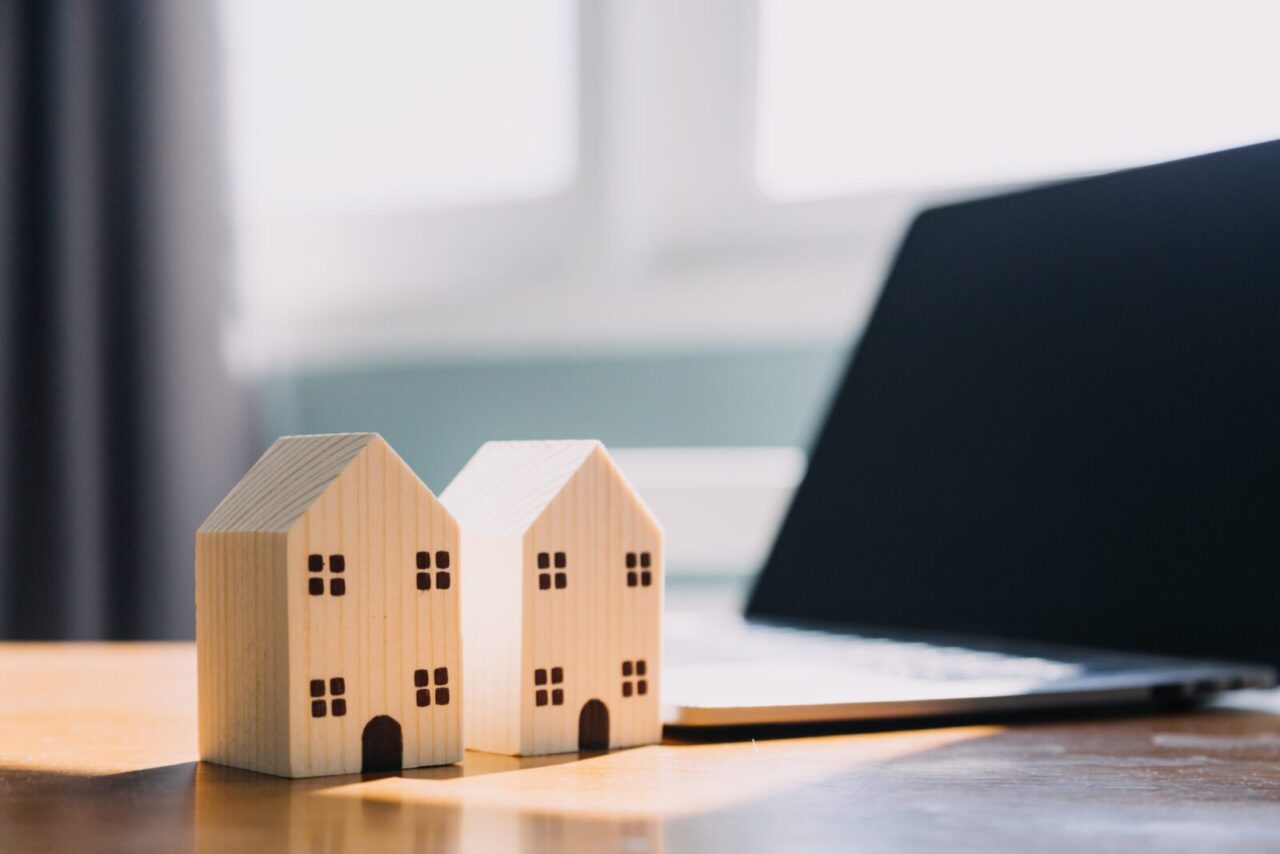 Как бесплатно узнать собственников квартиры при покупке