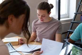 Со скольки лет можно снимать квартиру